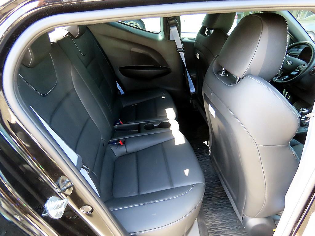 HYUNDAI Veloster - Vista 6