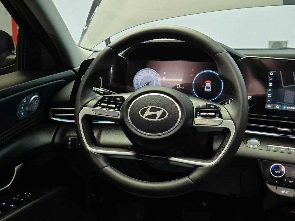 HYUNDAI Avante - Vista 9