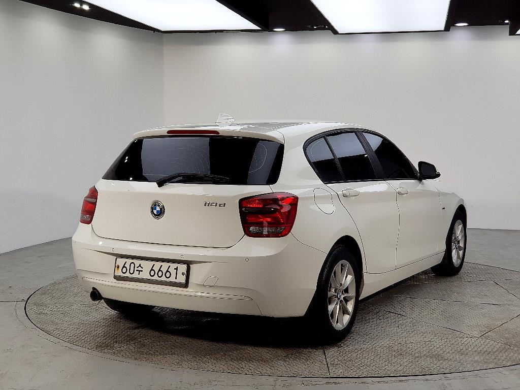 BMW 1 series - Vista 4