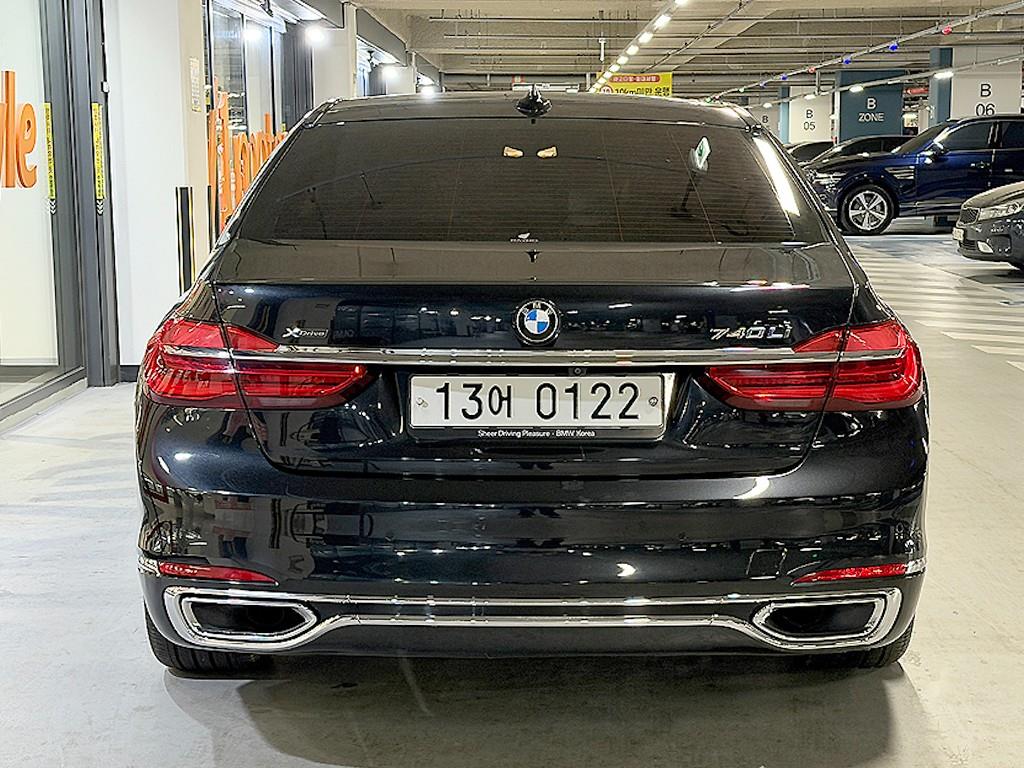 BMW 7 Series - Vista 5