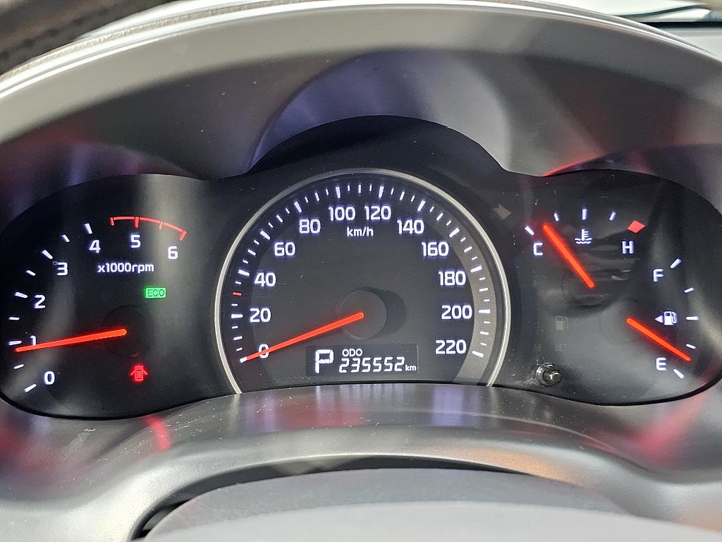 KIA Carnival - Vista 7