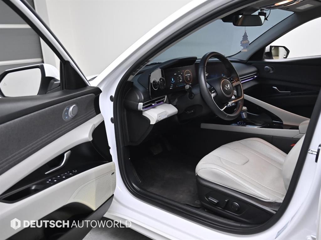 HYUNDAI Avante - Vista 11