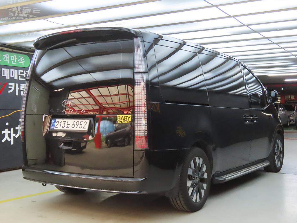 HYUNDAI Staria - Vista 4