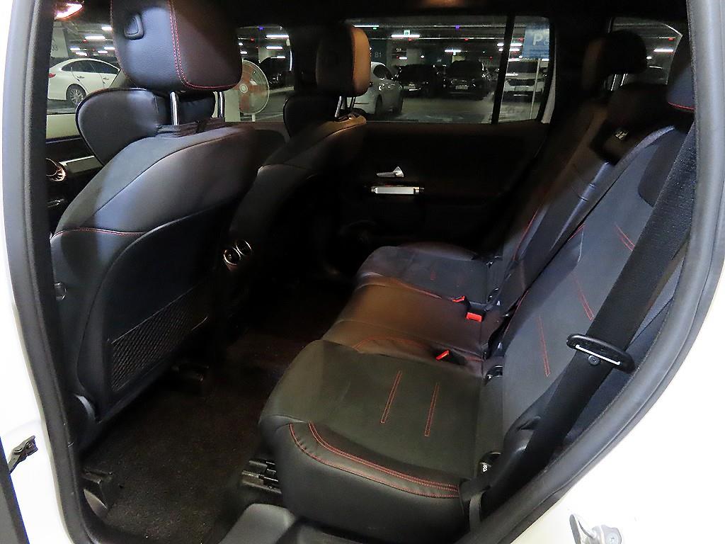 Mercedes Benz GLB Class - Vista 7