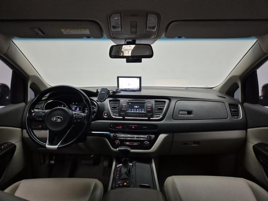 KIA Carnival - Vista 7