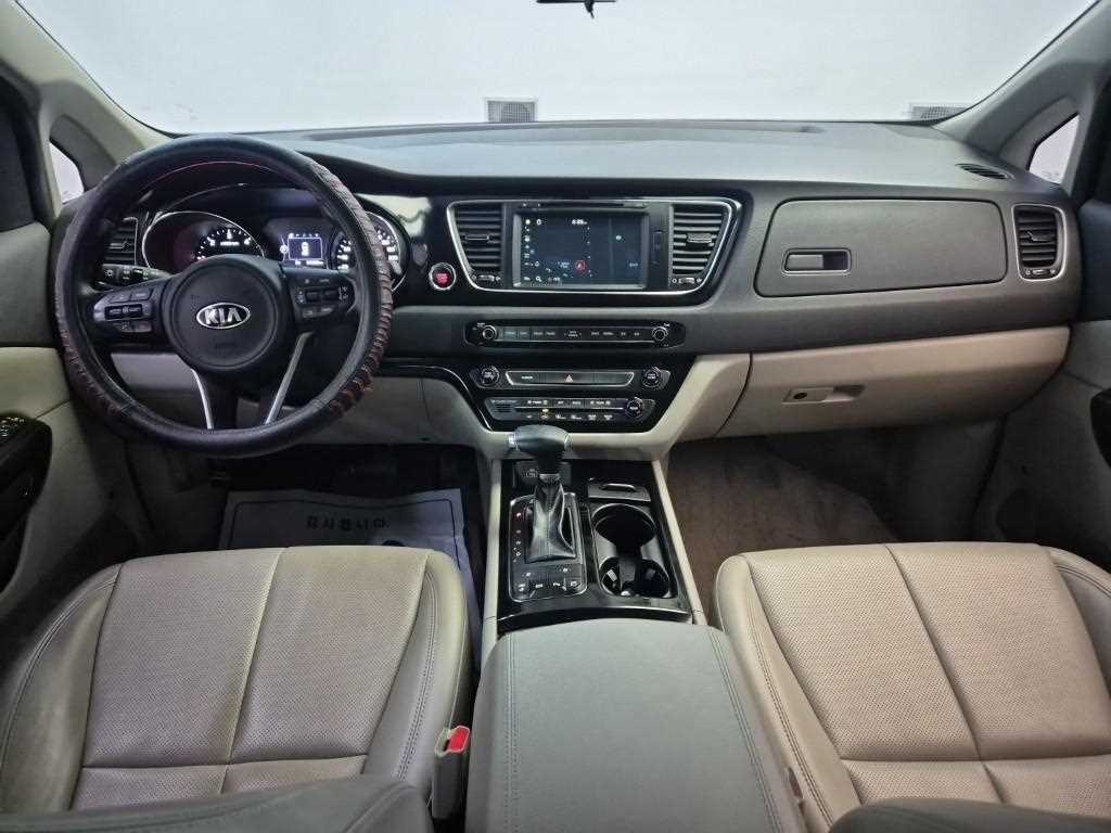 KIA Carnival - Vista 7