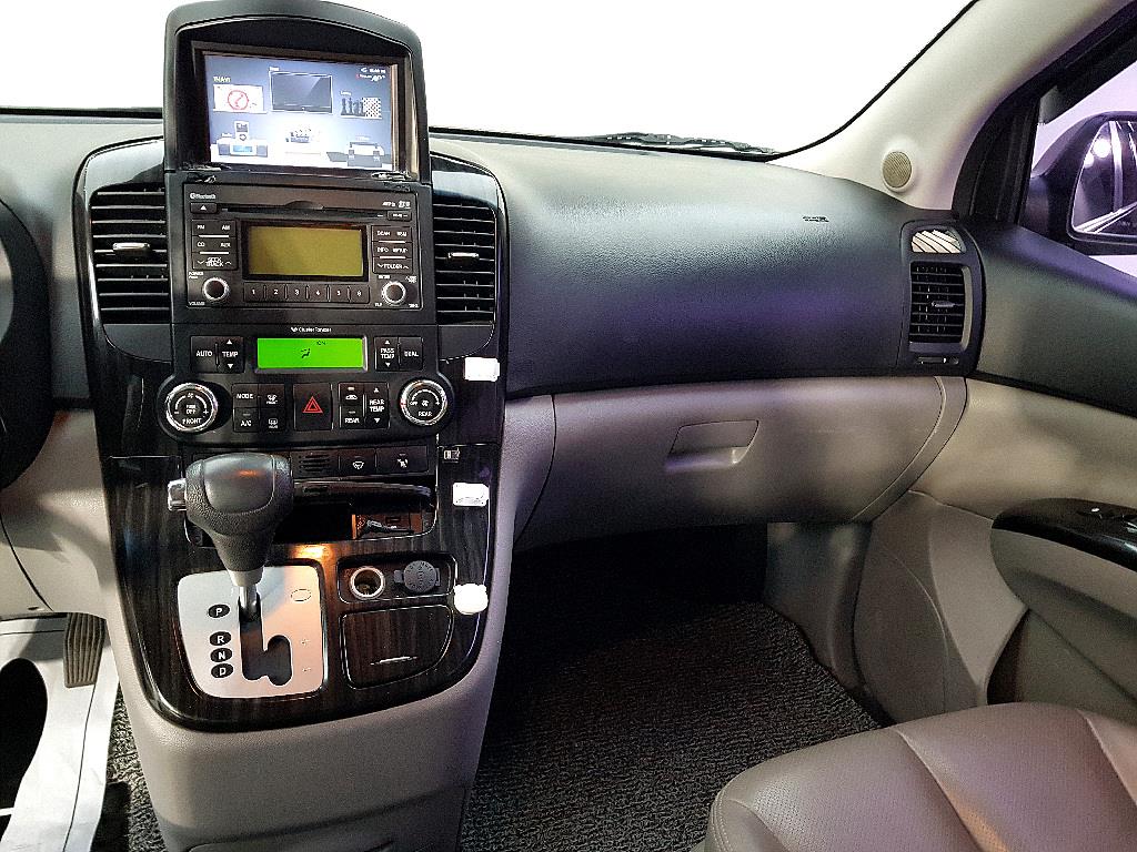 KIA Carnival - Vista 10