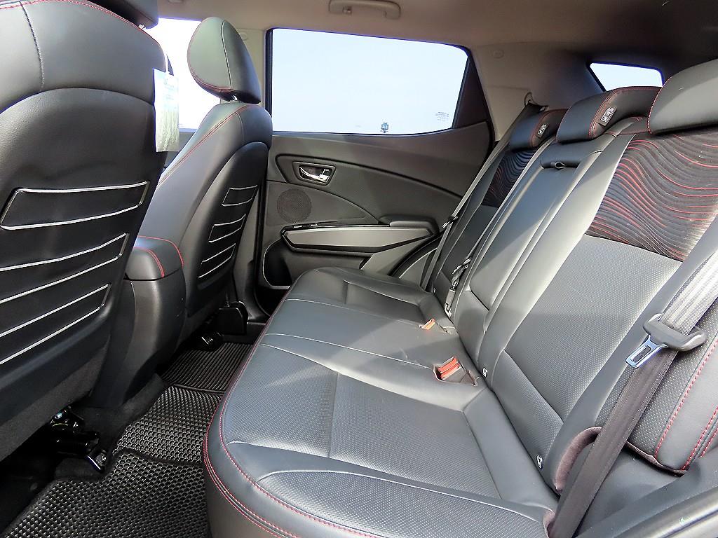 Ssangyong Tivoli - Vista 6