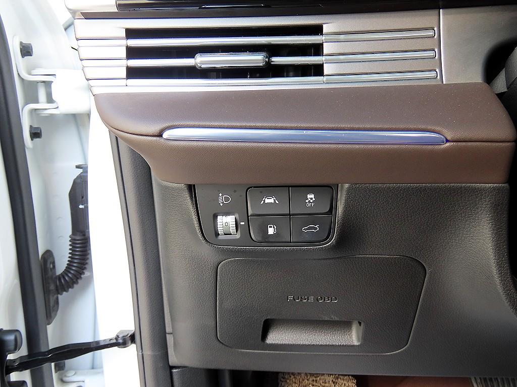 HYUNDAI Grandeur - Vista 11