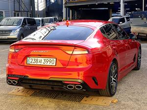 KIA Stinger - Vista 8