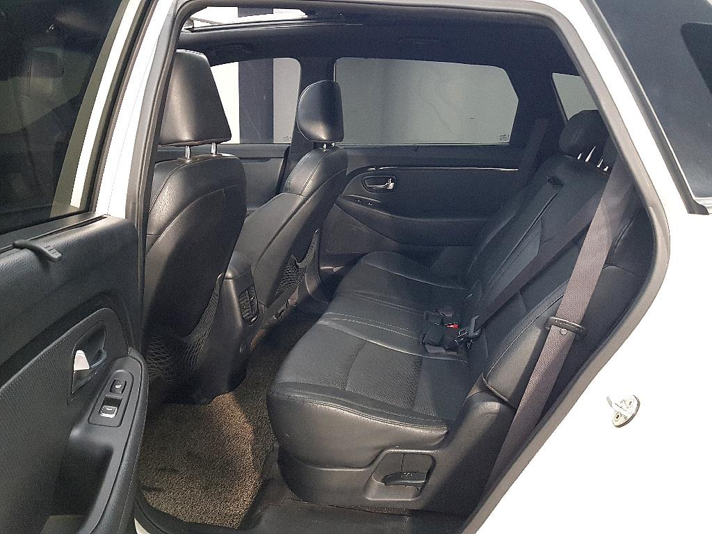 KIA Carens - Vista 9