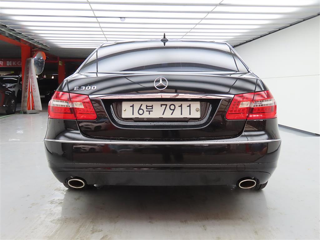 Mercedes Benz E class - Vista 3