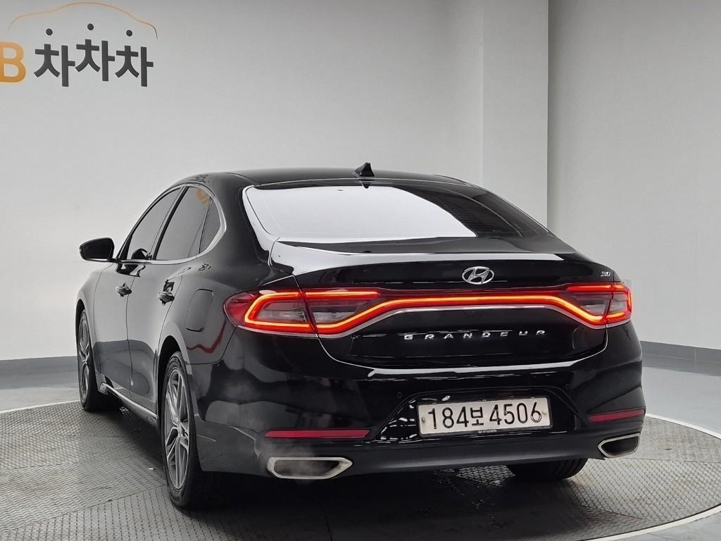 HYUNDAI Grandeur - Vista 2