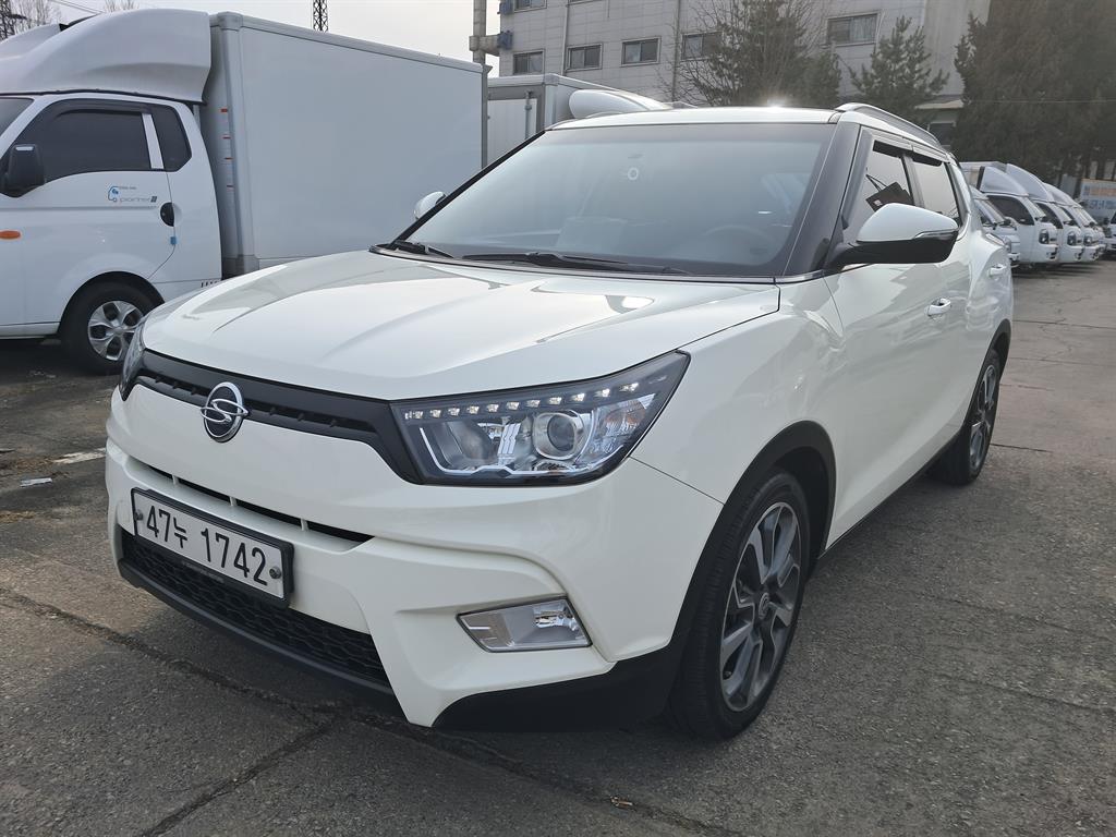 Ssangyong Tivoli 2016 Blanco - Importación desde Corea - HF Imports Iquique - Foto 1