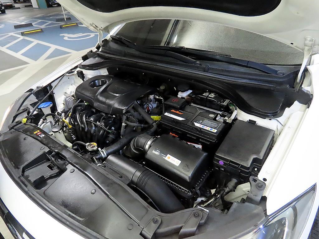 HYUNDAI Avante 2018 Blanco - Importación desde Corea - HF Imports Iquique - Foto 17