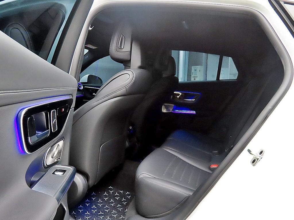 Mercedes Benz GLC Class - Vista 6