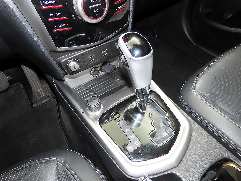 Ssangyong Tivoli - Vista 12