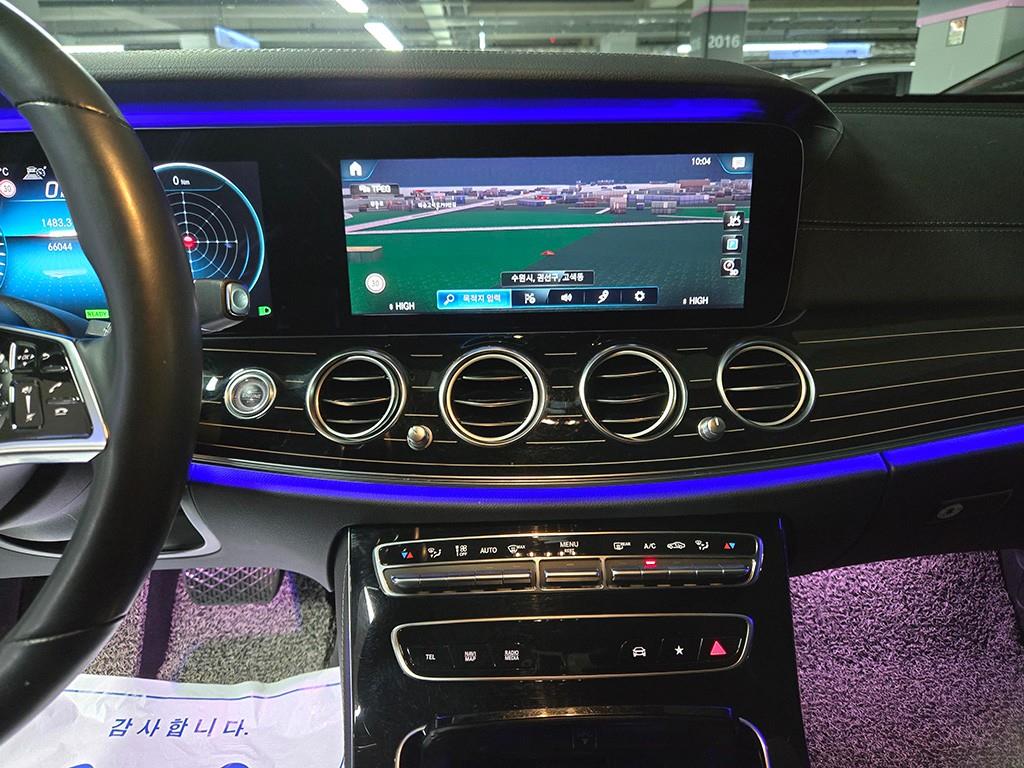 Mercedes Benz E class - Vista 10