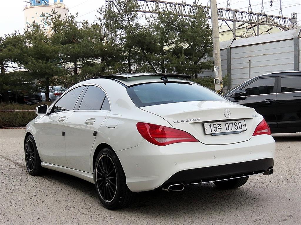 Mercedes Benz CLA Class - Vista 3