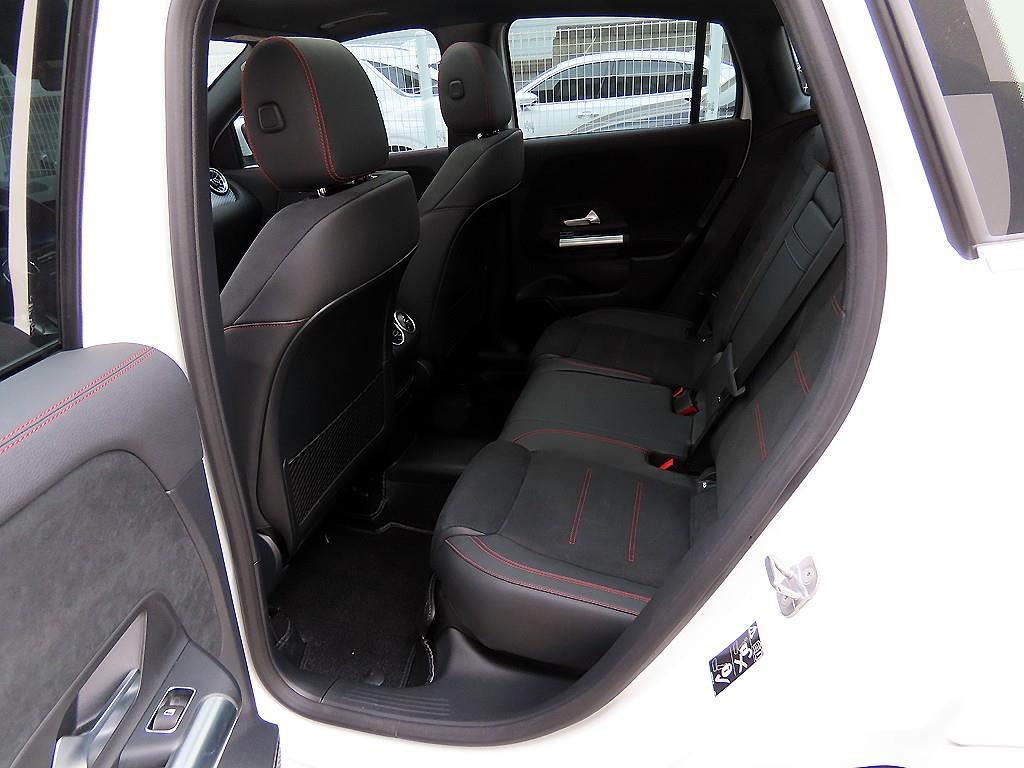 Mercedes Benz GLA Class - Vista 6