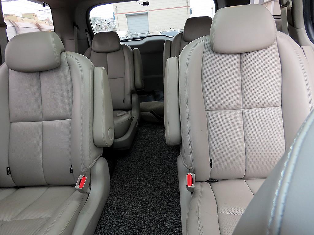 KIA Carnival - Vista 7