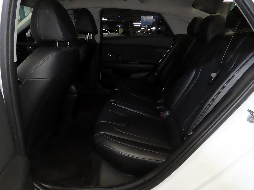 HYUNDAI Avante - Vista 7