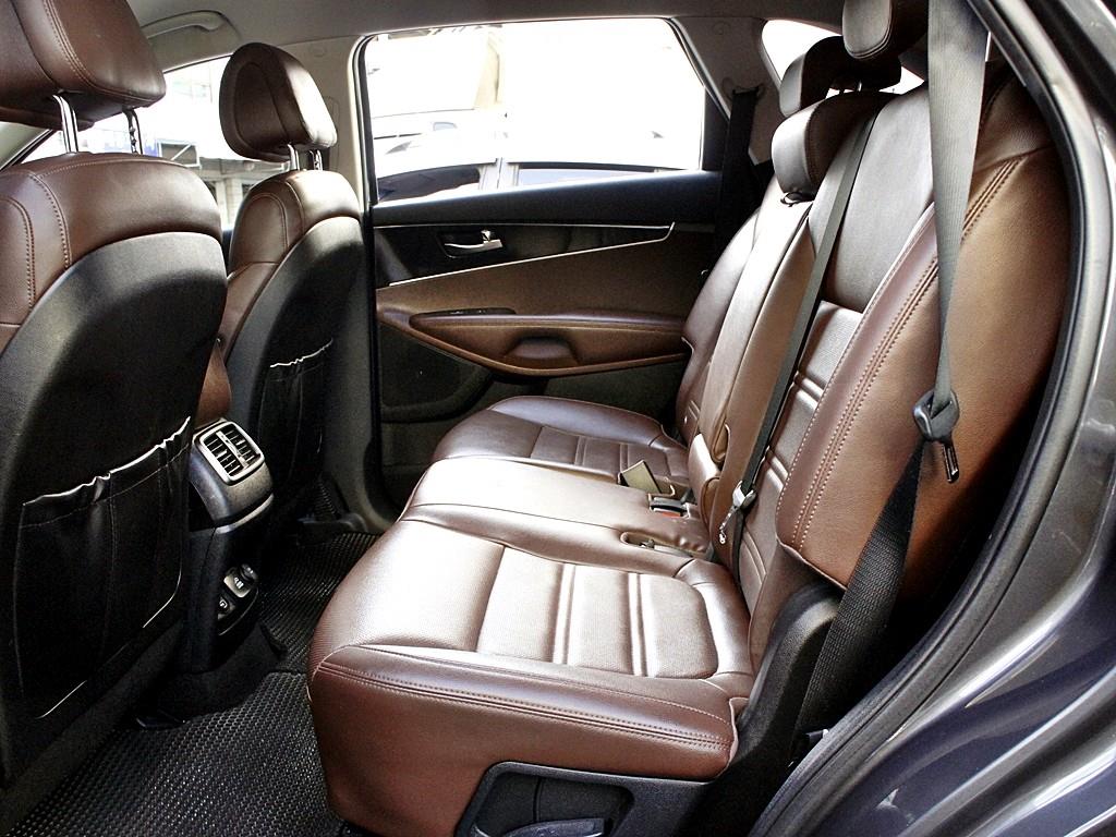 KIA Sorento - Vista 11