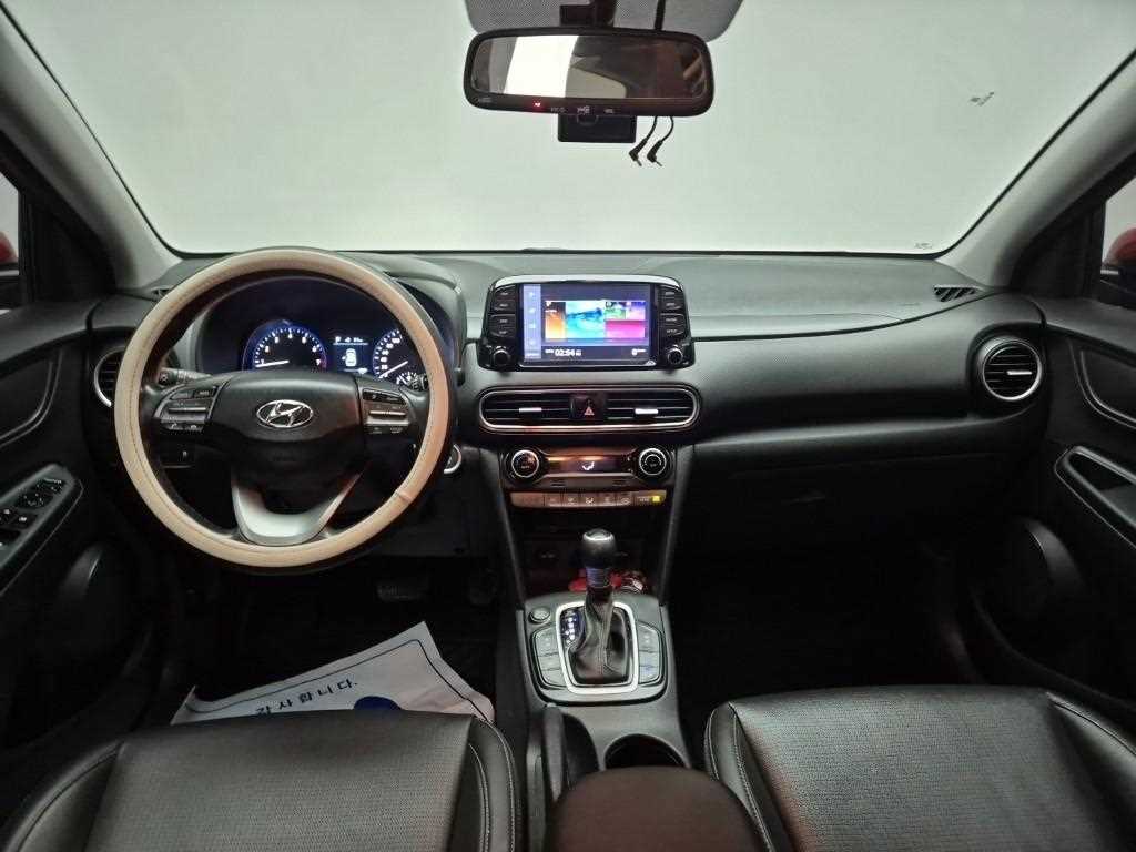 HYUNDAI Kona - Vista 7