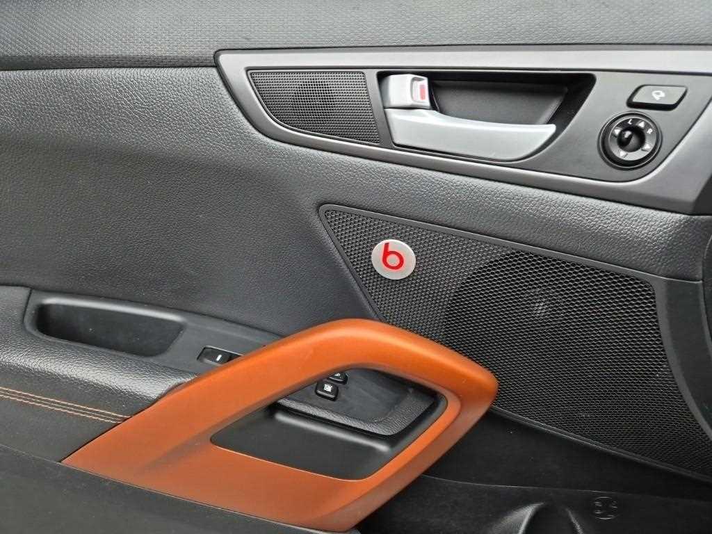 HYUNDAI Veloster 2016 Blanco - Importación desde Corea - HF Imports Iquique - Foto 18