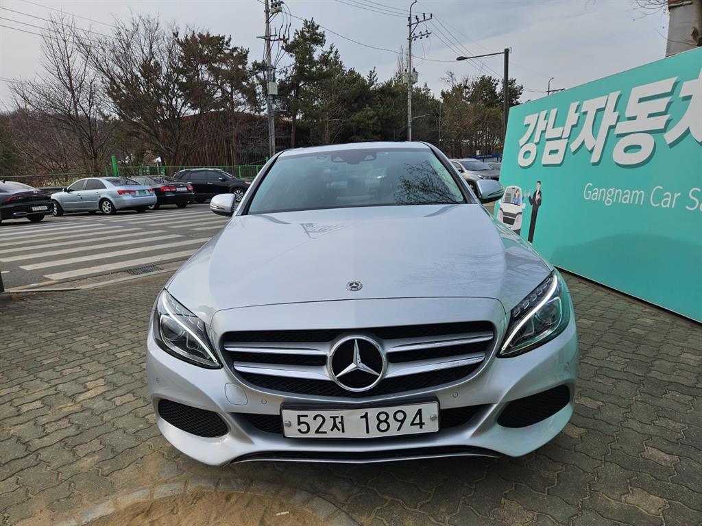 Mercedes Benz C Class 2018 Plateado - Importación desde Corea - HF Imports Iquique - Foto 1