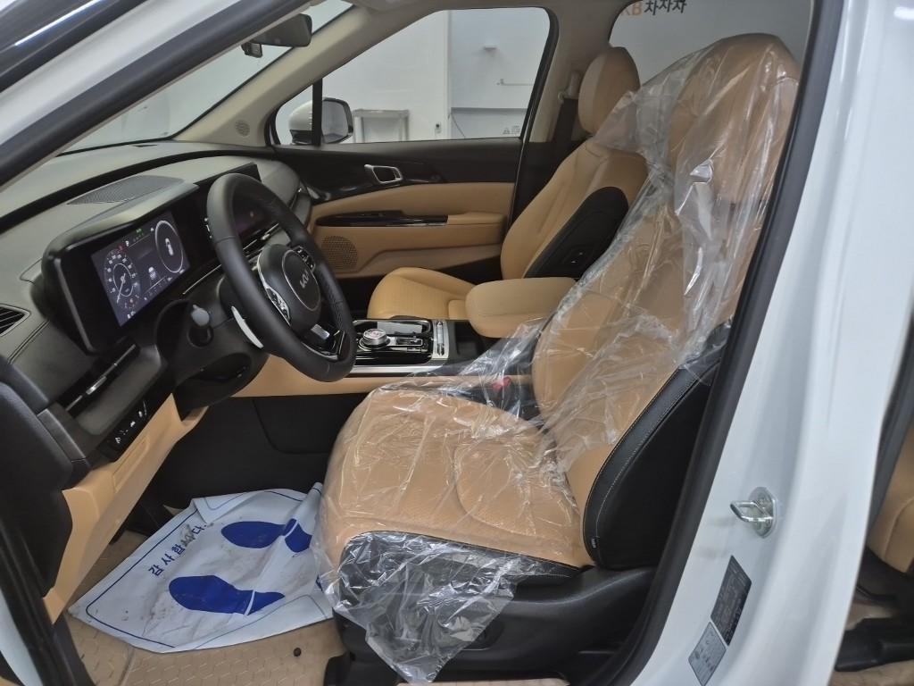 KIA Carnival - Vista 11