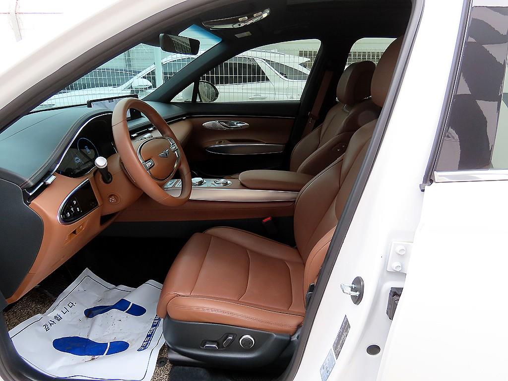 Genesis GV70 - Vista 5