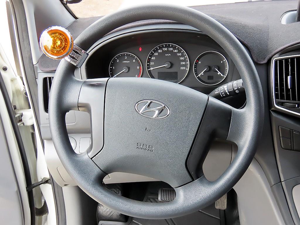 HYUNDAI Starex - Vista 6