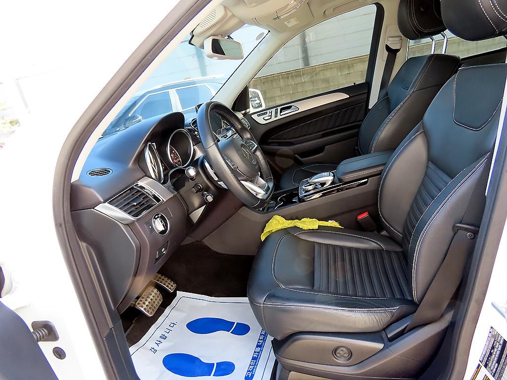 Mercedes Benz GLE Class - Vista 5