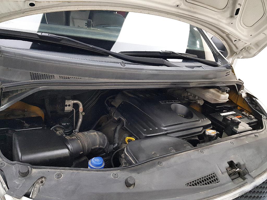 HYUNDAI Starex - Vista 6