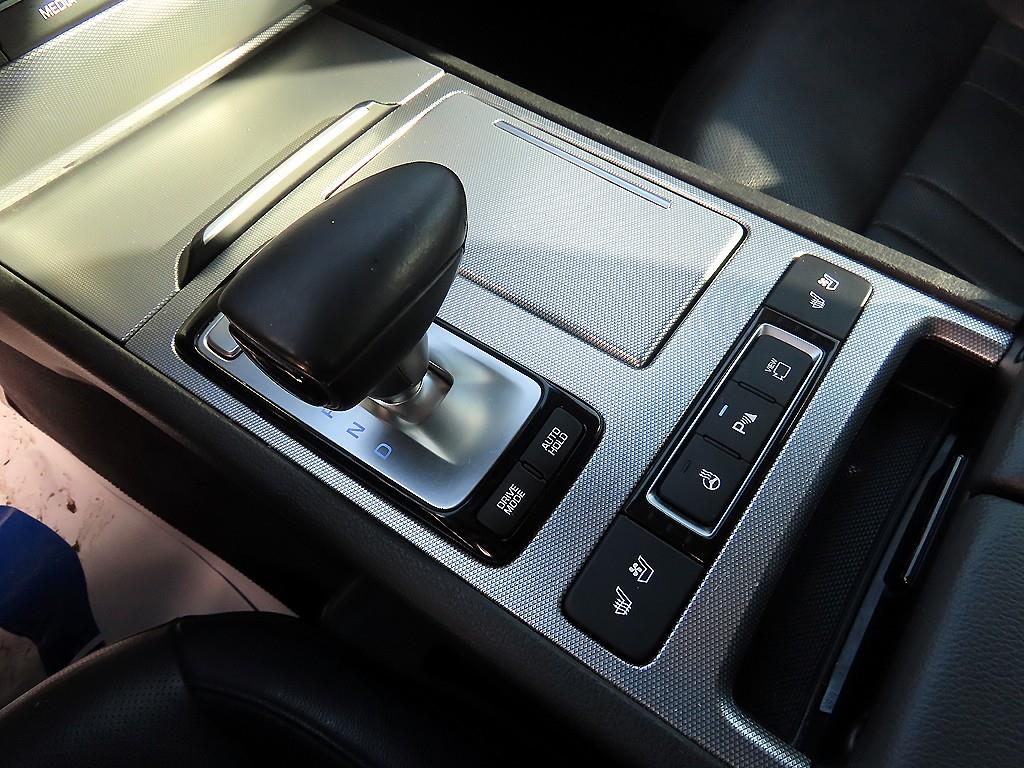 Genesis G80 - Vista 10