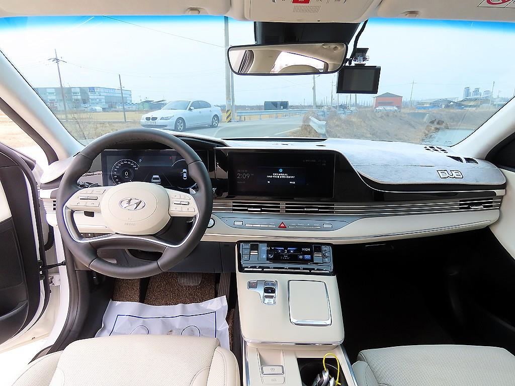 HYUNDAI Grandeur - Vista 9