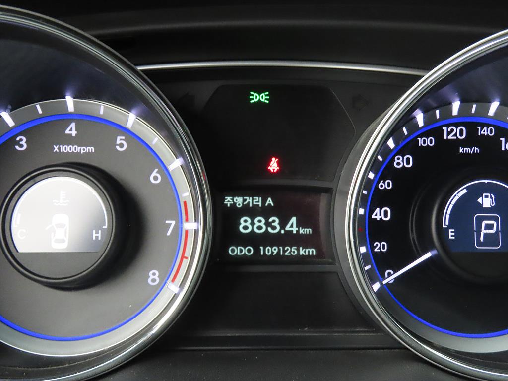 HYUNDAI Sonata - Vista 8