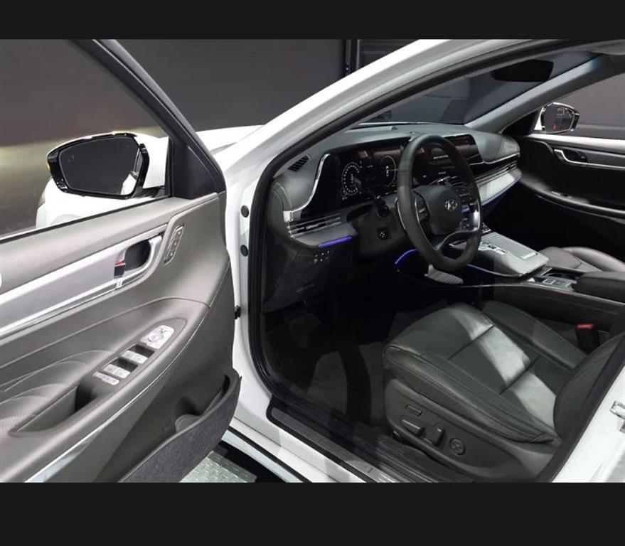 HYUNDAI Grandeur - Vista 4