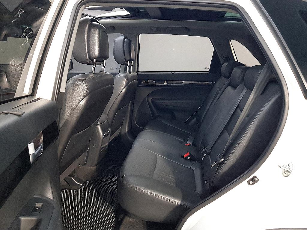 KIA Sorento - Vista 9