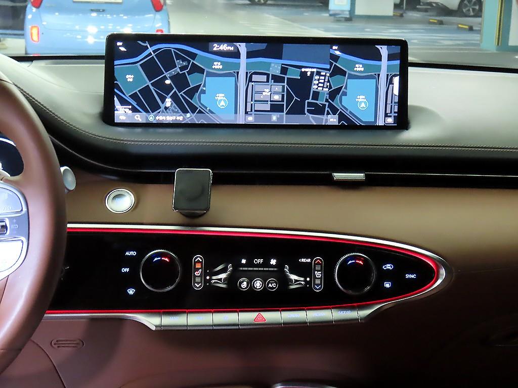 Genesis GV70 - Vista 11