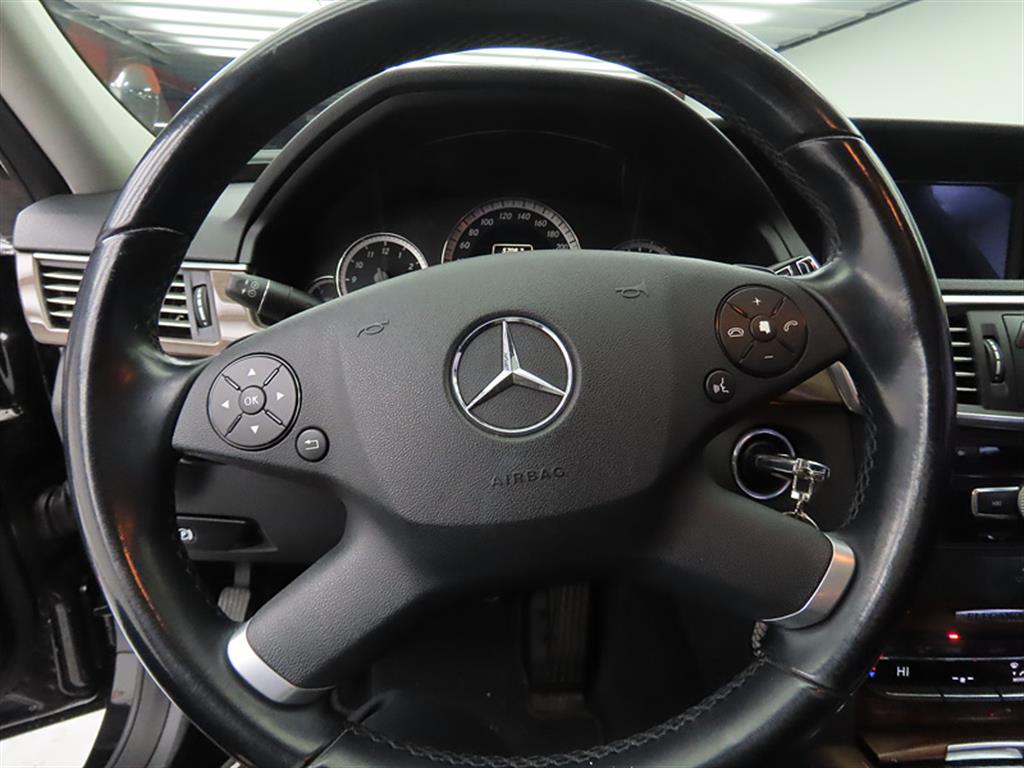 Mercedes Benz E class - Vista 8