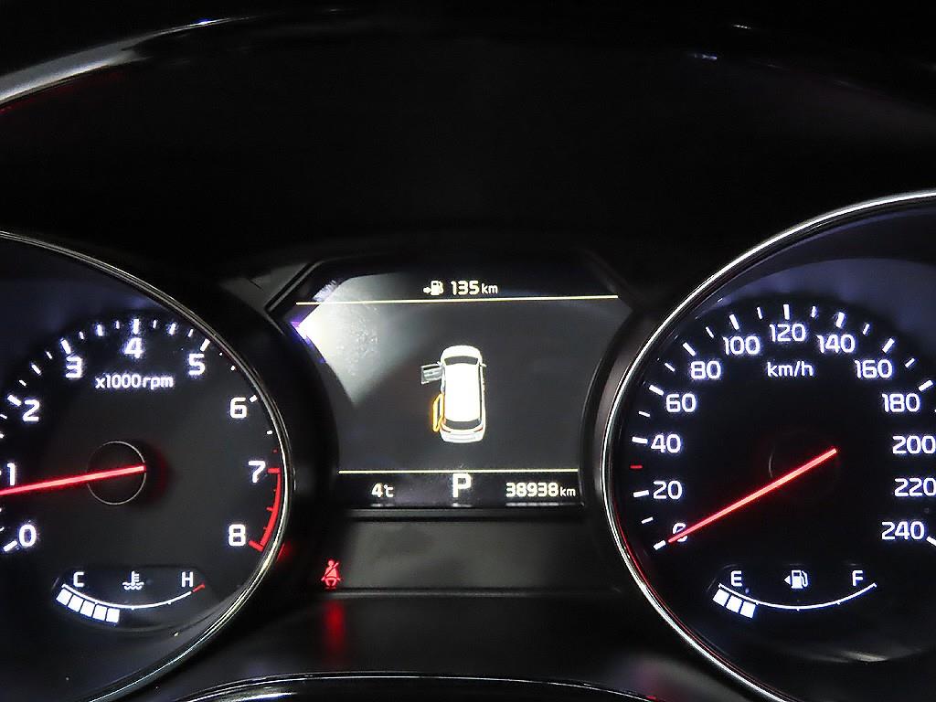 KIA Carnival - Vista 11