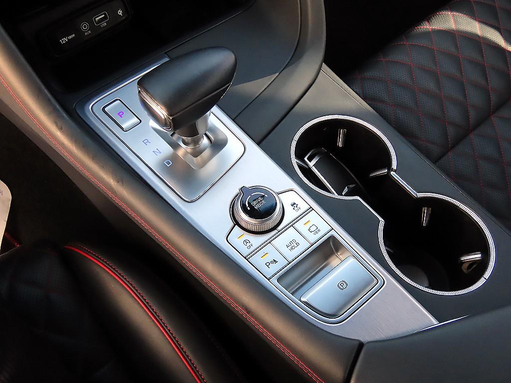 Genesis G70 - Vista 11