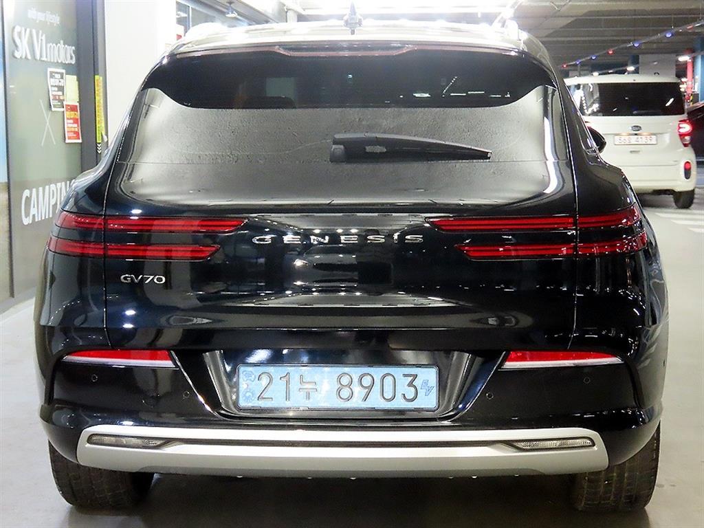 Genesis GV70 - Vista 5