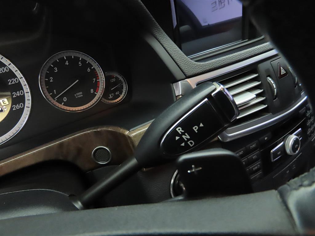 Mercedes Benz E class - Vista 11