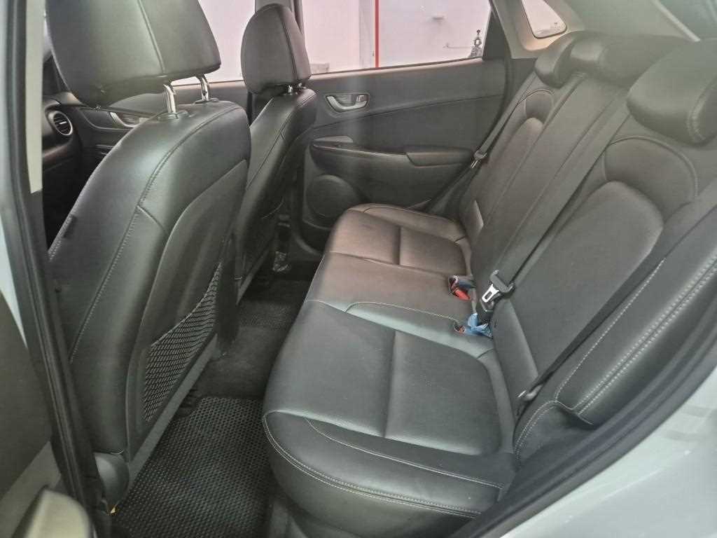 HYUNDAI Kona - Vista 12