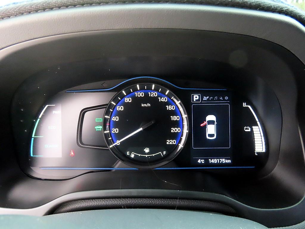 HYUNDAI Ioniq - Vista 9