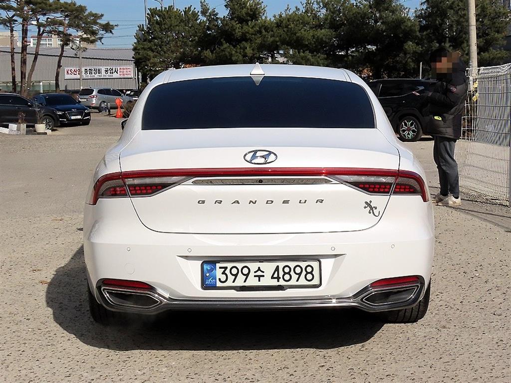 HYUNDAI Grandeur - Vista 4