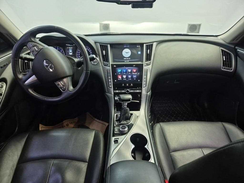 Infiniti Q - Vista 7